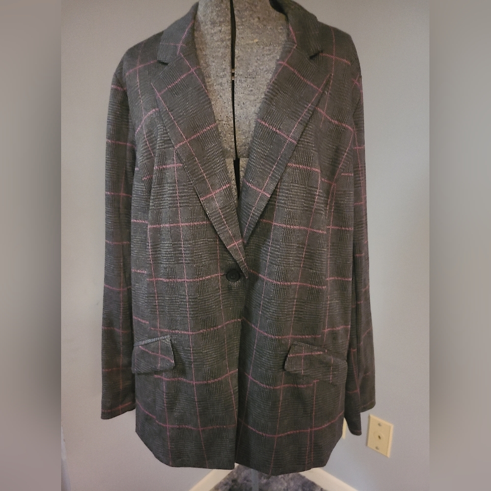 GREY AND PINK PLAID SUIT JACKET NWT/NBW TORRID SZ 3